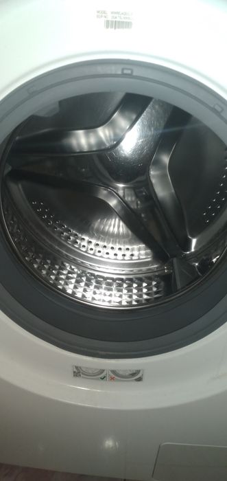 Продам машинку стиральную