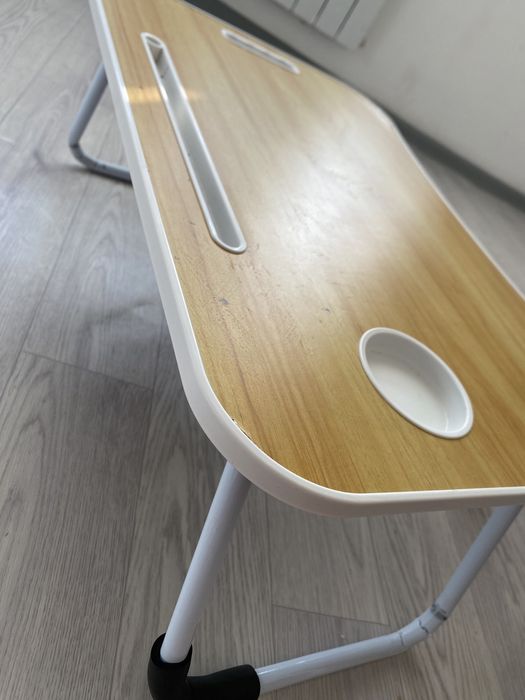 Столик для ноутбука