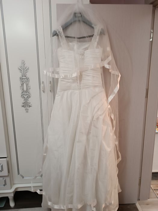 Булчинска рокля с воал