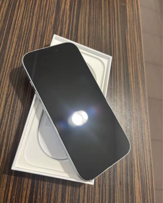 Vand Iphone 16 Pro Max 256 GB Impecabil