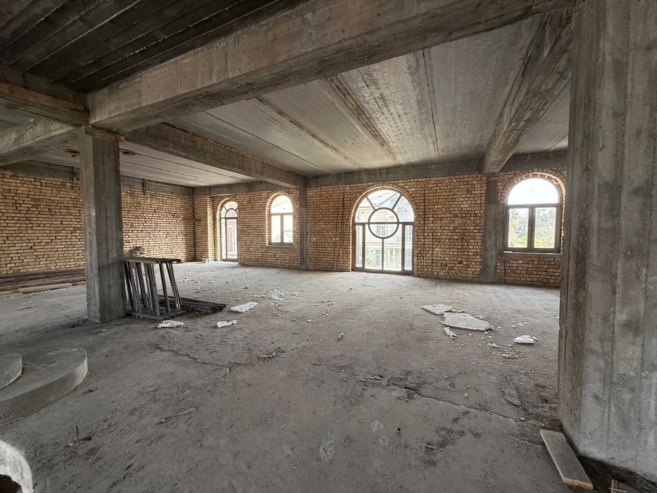 Arendaga bino beriladi ( 1600 kv. m ) | OFIS/KLINIKA/MAKTAB