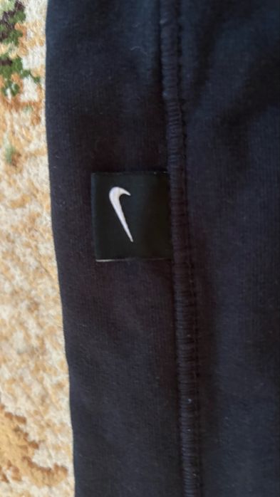 Продаю Оригинальный свитшот от Nike
