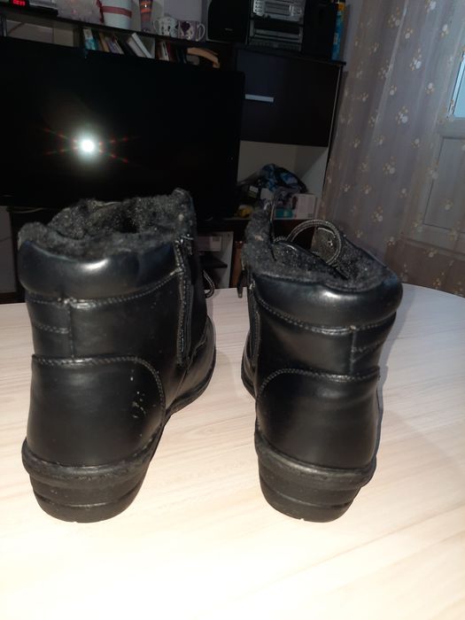 Боти от изкуствена кожа