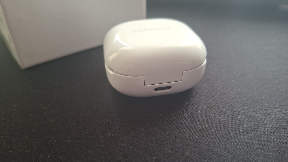 Samsung Galaxy Buds2 + оригинална кутия и тапи