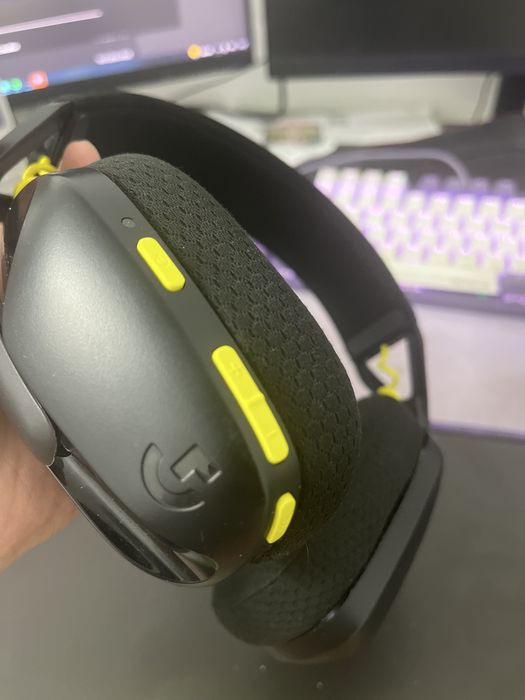 Продам игровые наушники logitech g435