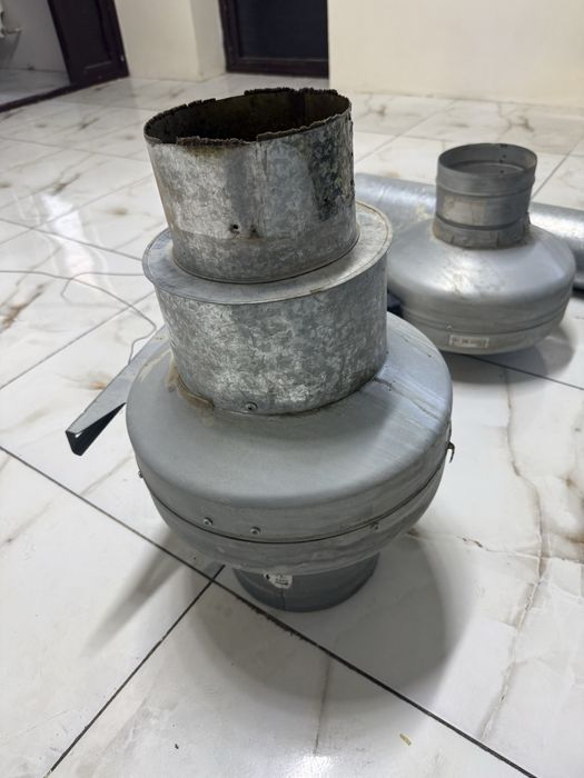 Вытяжка с мотором