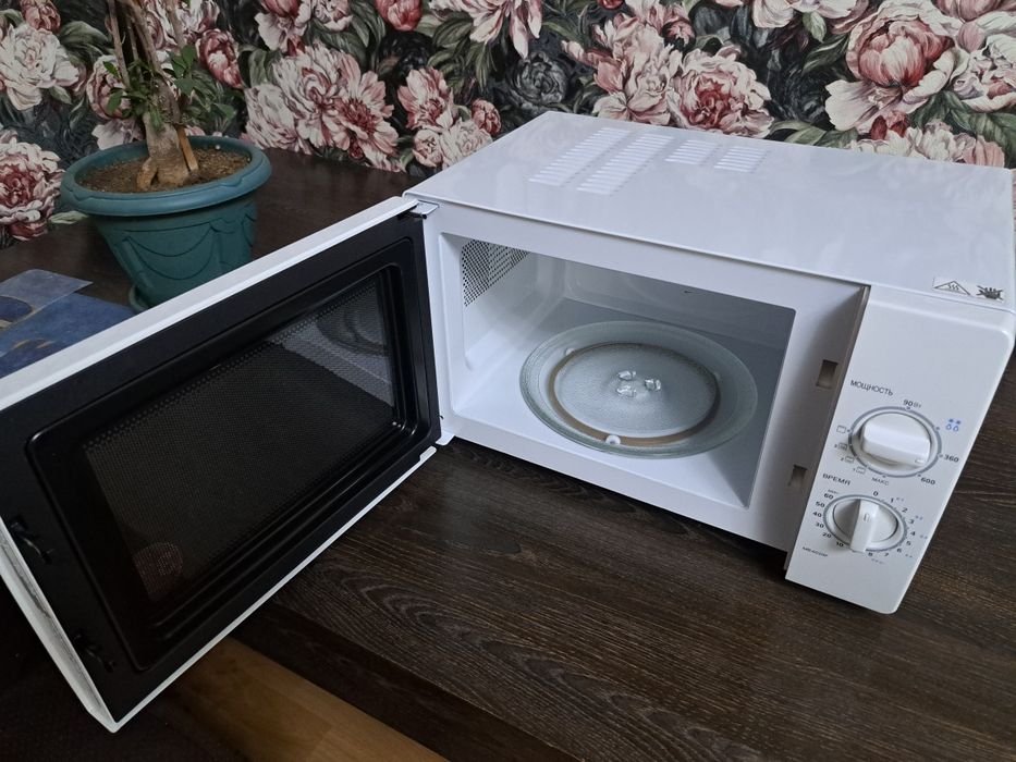 Продаётся микроволновая печь LG