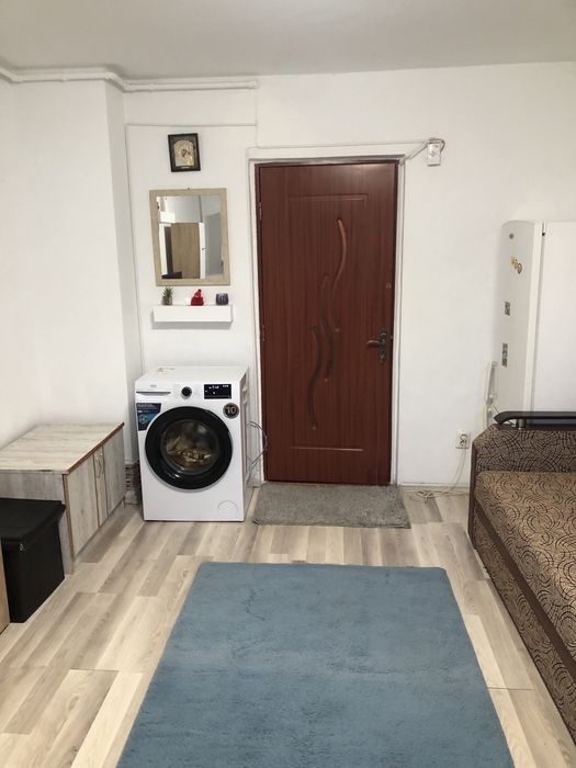 Particular inchiriez garsoniera