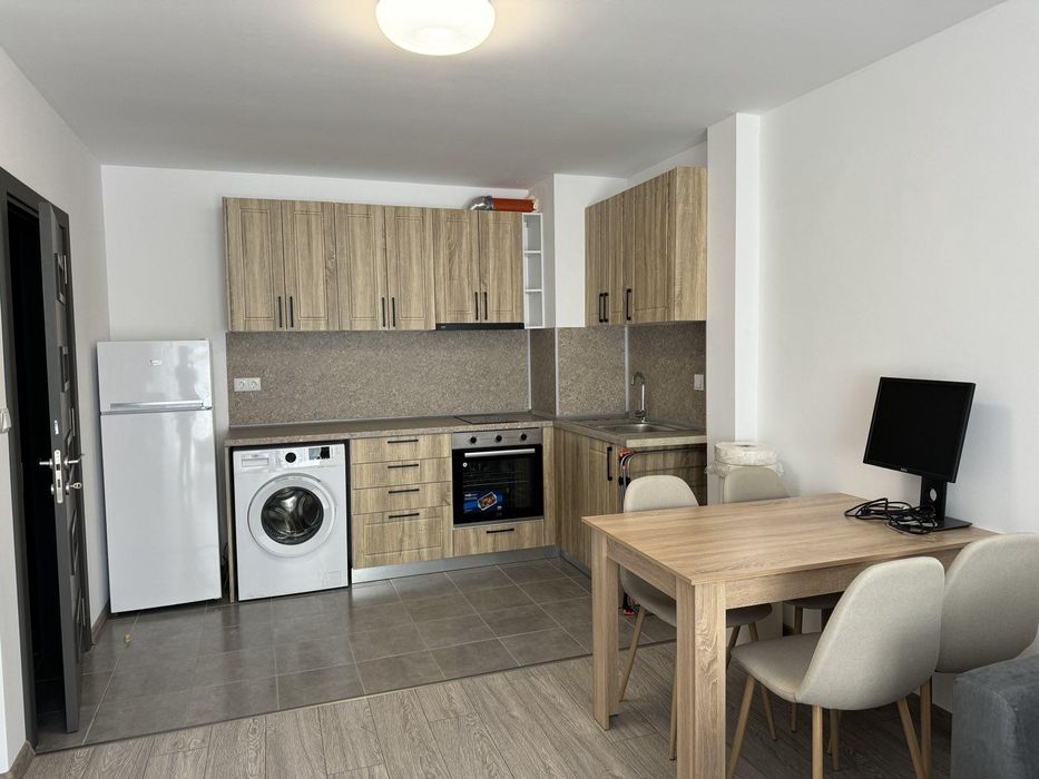 Дава се под наем Двустаен апартамент в Варна, Левски - 52 кв.м за 425 € - Снимка #2