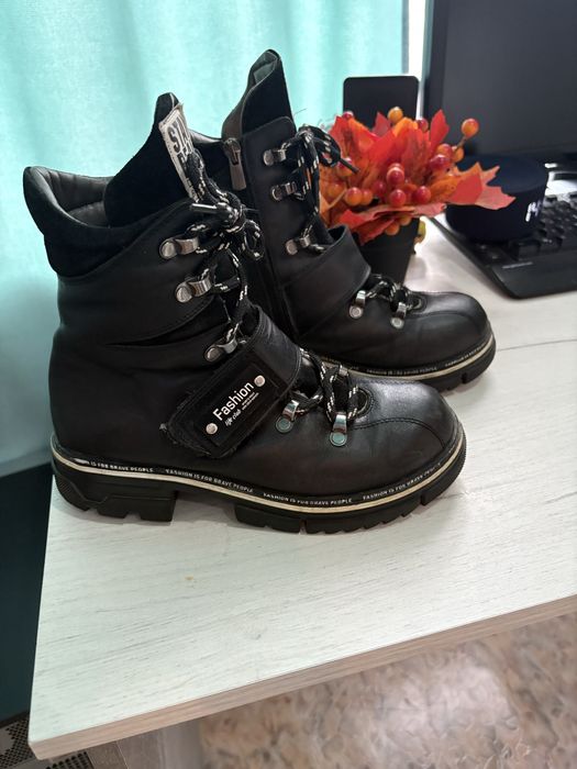 Продам обувь подрастковую