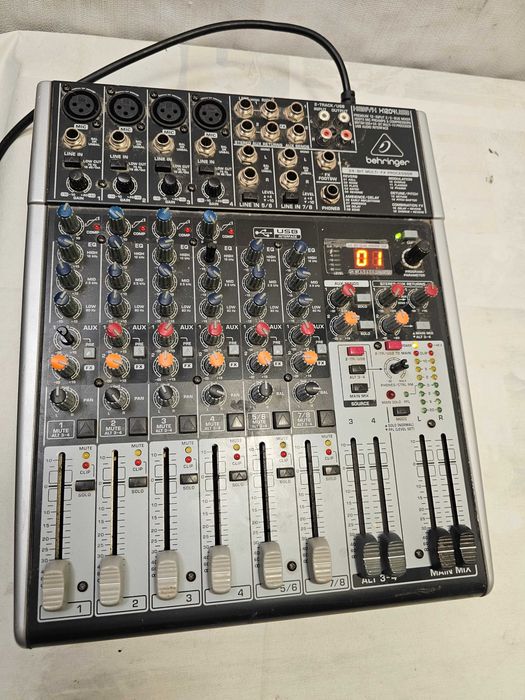 Mixer Audio Behringer Xenyx X1204USB – Interfață USB, Compresoare, Procesor Efecte