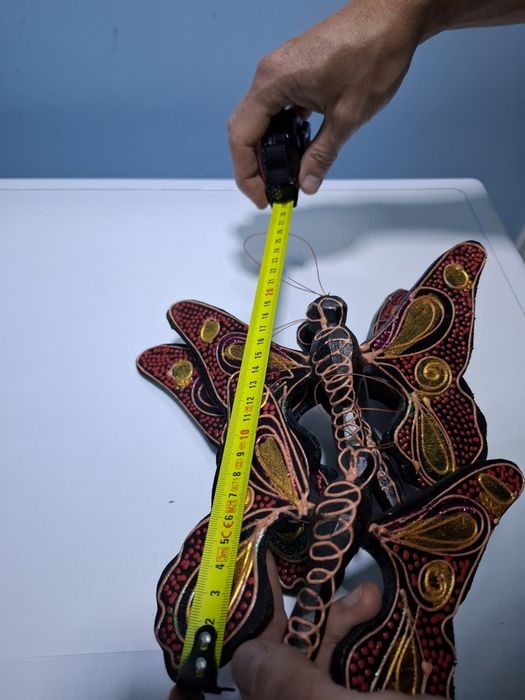 Дърворезба полетът на пеперудите