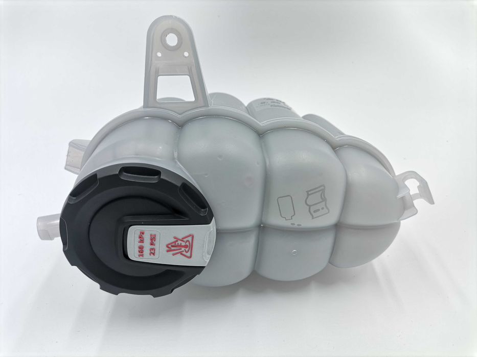 Нов OEM Разширителен Съд Казанче Вода Audi A4 B9 A5 F5 8W0121405L