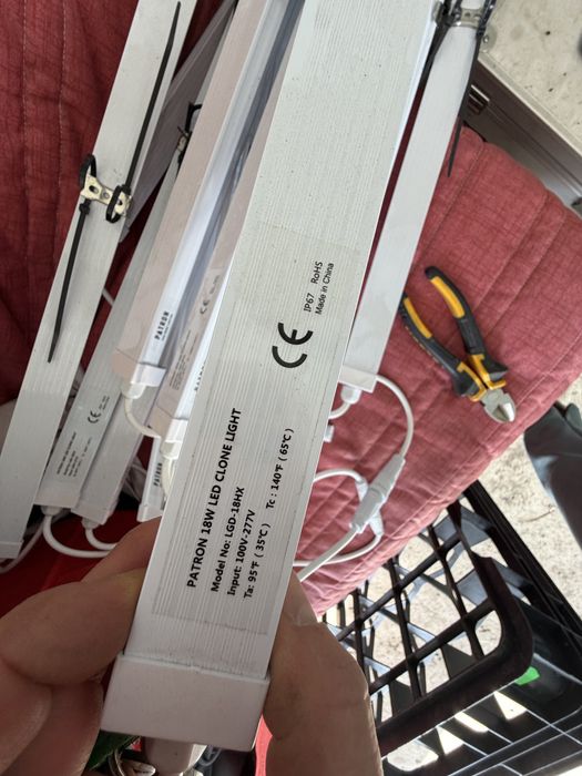 PATRON 2x18W Clone LED – Лед осветление за разсад