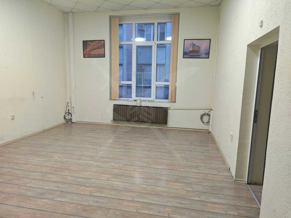 Дава се под наем Офис в Пловдив, Център - 230 кв.м за 997.05 € - Снимка #2