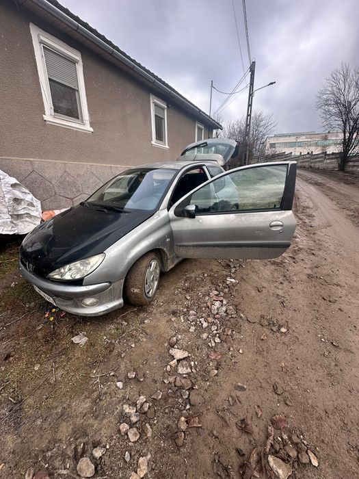 2 mașini de vânzare – Peugeot 206 + Opel Astra Break GPL – preț bun