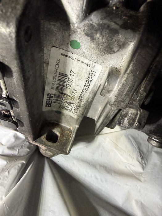 Egr complet cu racitor gaze 9807593080 pt 2.0 psa