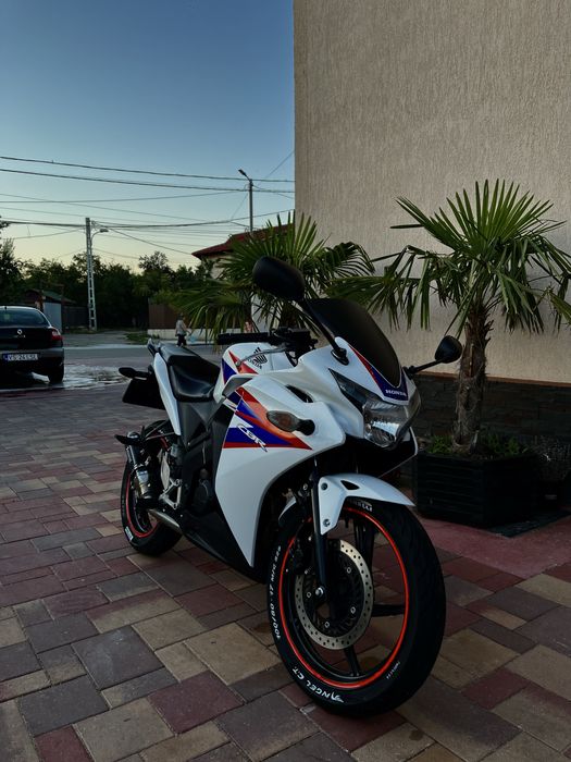 Honda cbr125r jc50