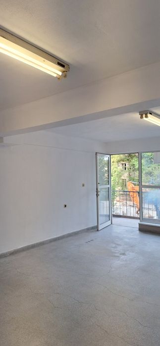 Търговско помещение, гр. Велико Търново, близо до парк Дружба