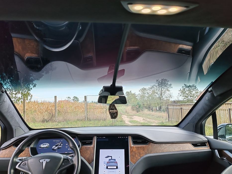 Tesla model X, long range