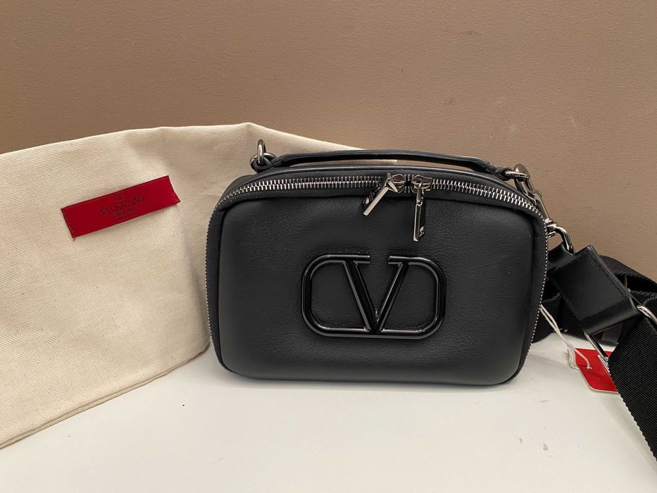Valentino Garavani geanta piele, autentica, retail price 1200 euro