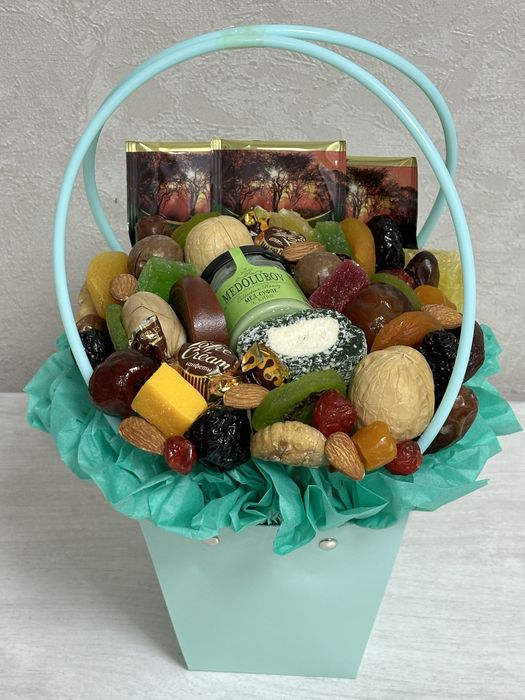 Корзинки с сухофруктами