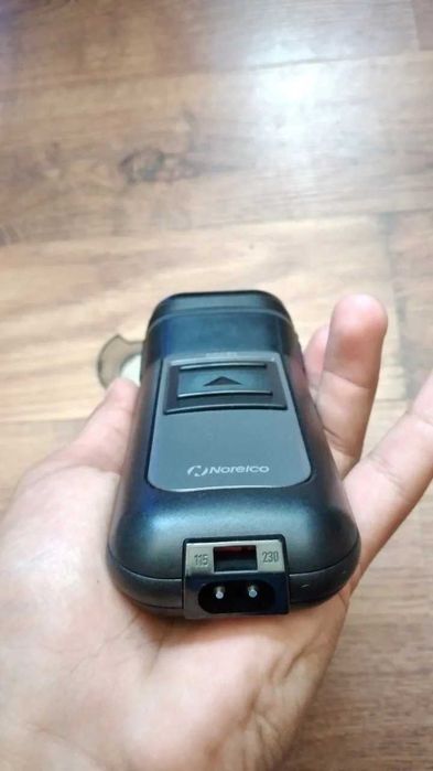 Продавам мъжка електрическа самобръсначка