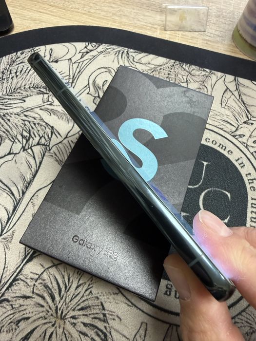 Samsung Galaxy S22 5G 8/128gb - комплект, отличен