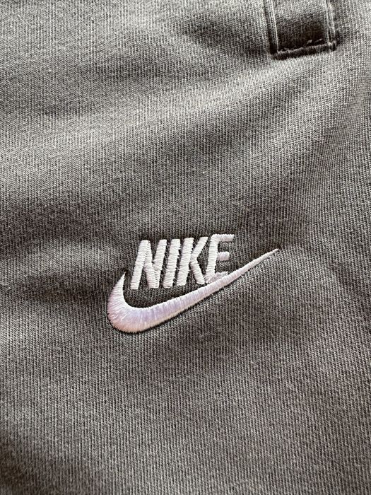 Мъжки,памучни,сиви къси панталонки Nike с бродирано лого