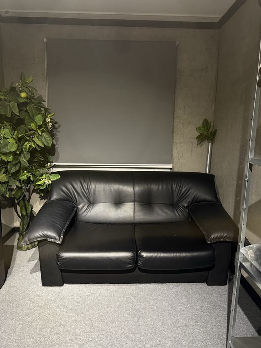 Продам диван не раскладной