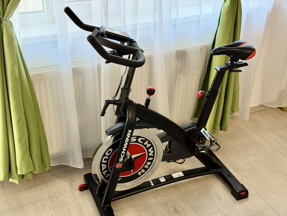 Bicicleta Apartament SCHWINN 700 IC