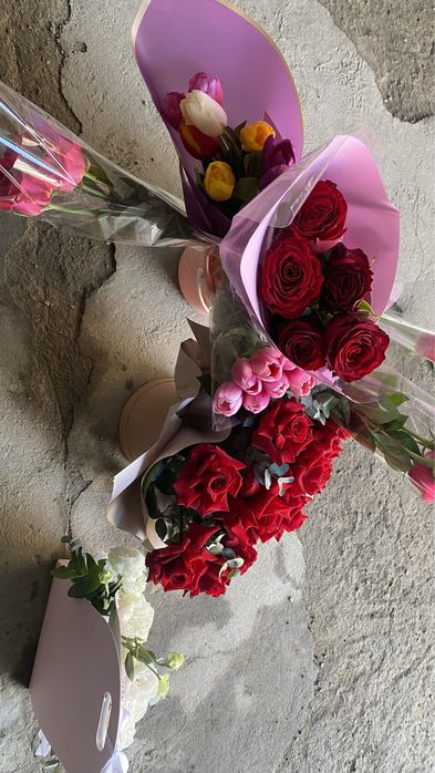 букеты собранные, роза, тюльпаны