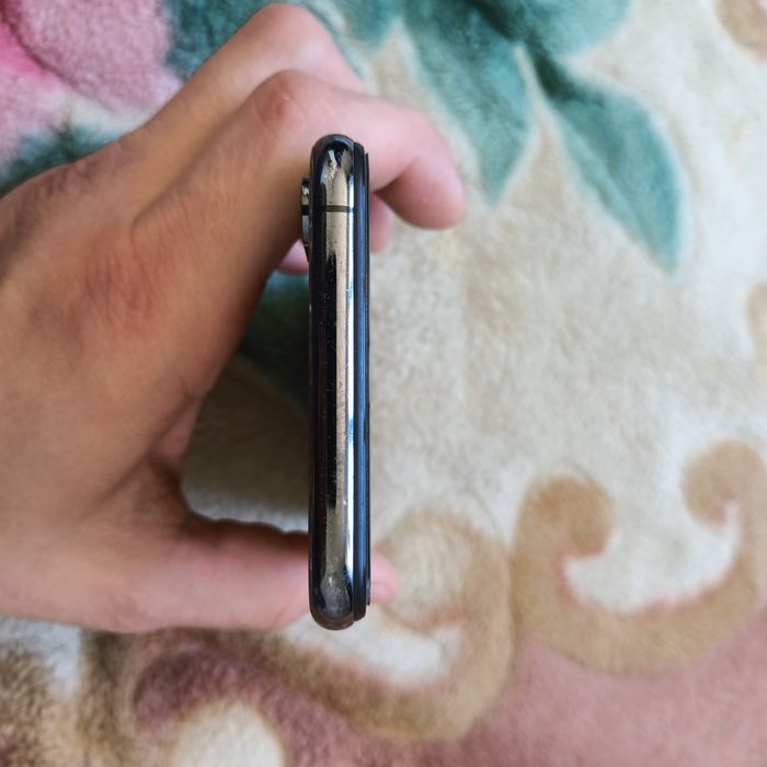 Продам iPhone xs max