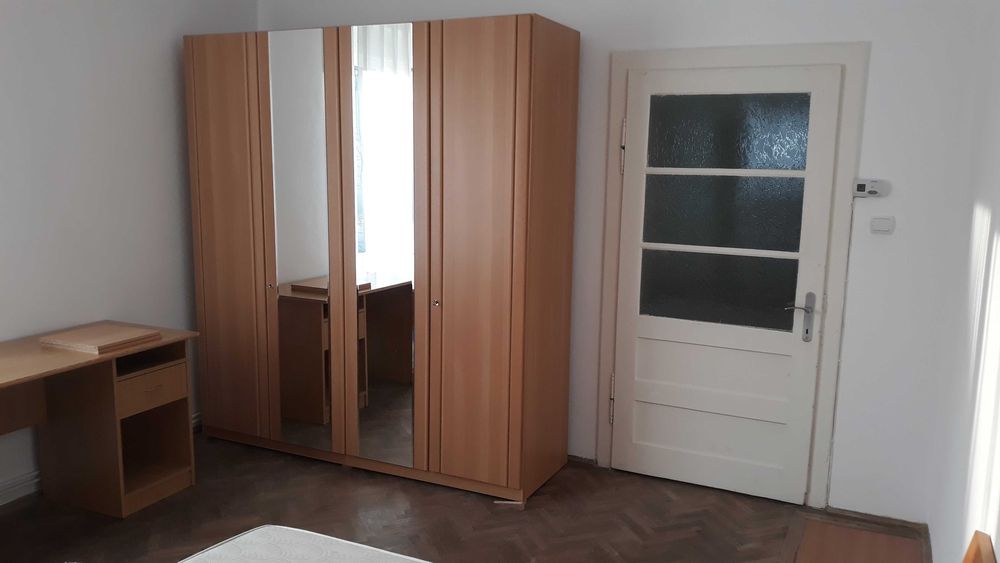 Persoana fizica dau in chirie Ap.1 cam. la casa in A.Muresanu