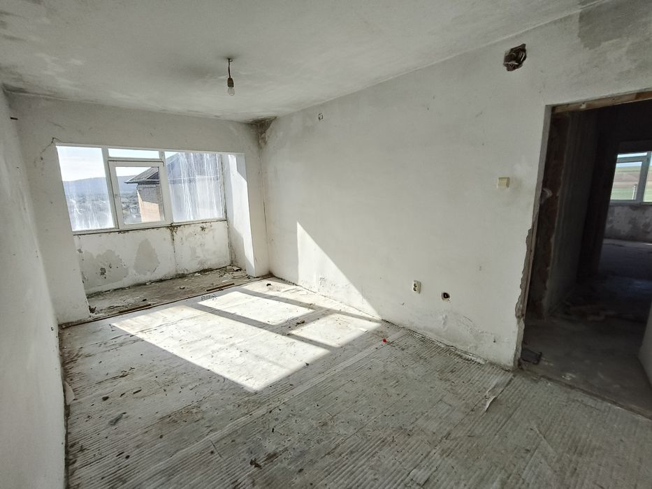 Apartament 2 camere (schimb și cu auto)