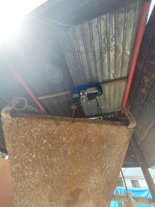 Лебёдка Бункер для сыпучих материалов