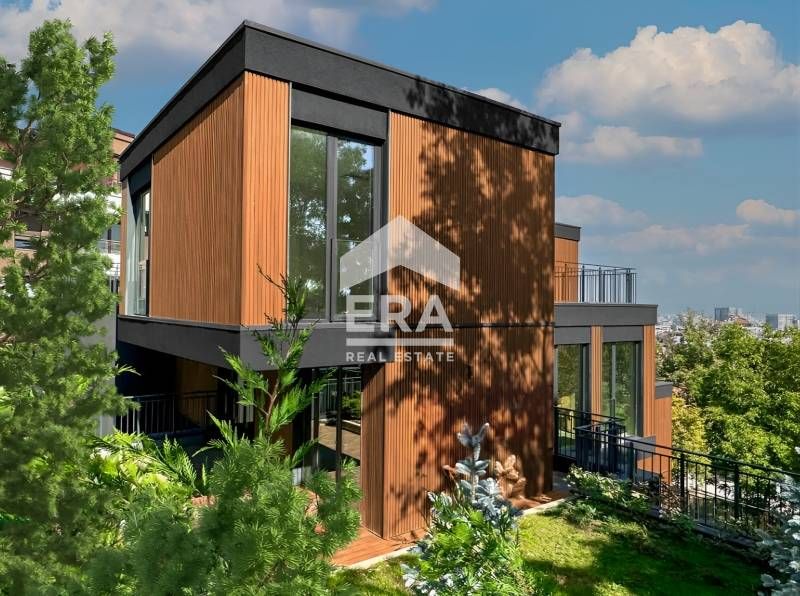 Прекрасен четиристаен апартамент с невероятни гледки към града и плани