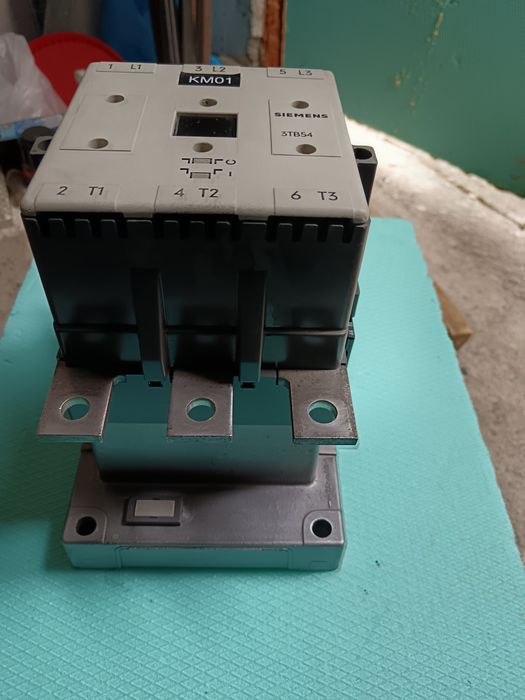 contactor 4 poli 325A și contactor 3poli 250A