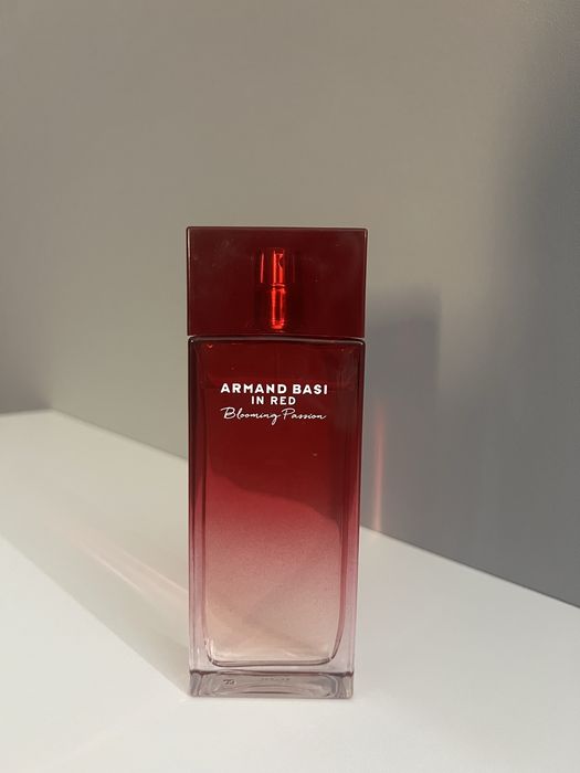 Продам оригинальные духи armand basi