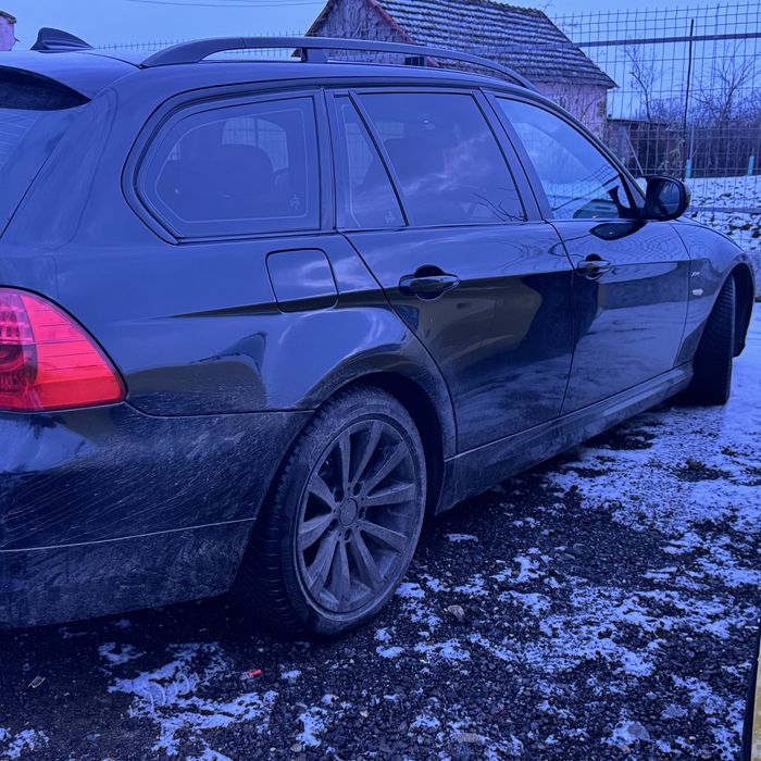 Bmw 320 x deive   In rate