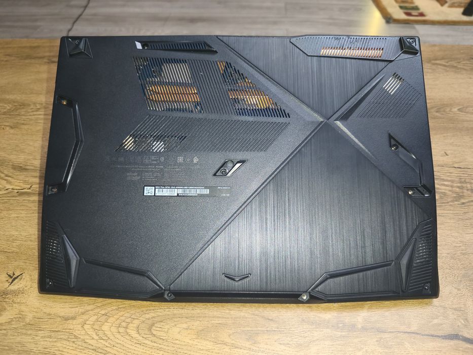 Vând laptop MSI Thin GF 63  12 UC