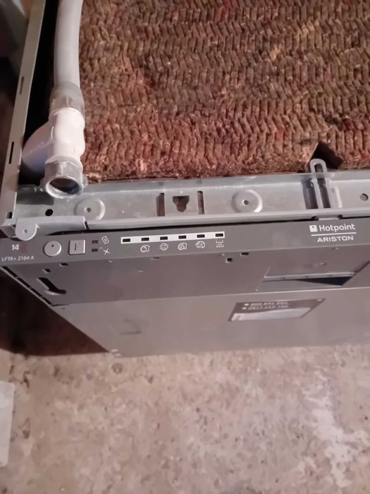 Съдомиялна аристон за пълно вграждане