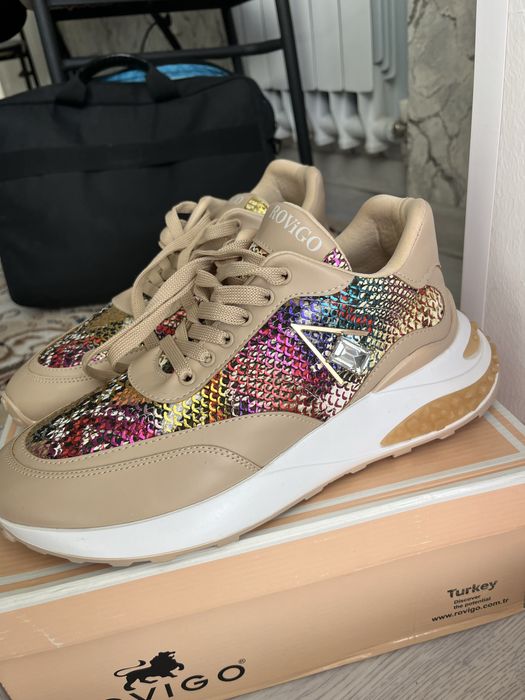 кроссовки 39 размер