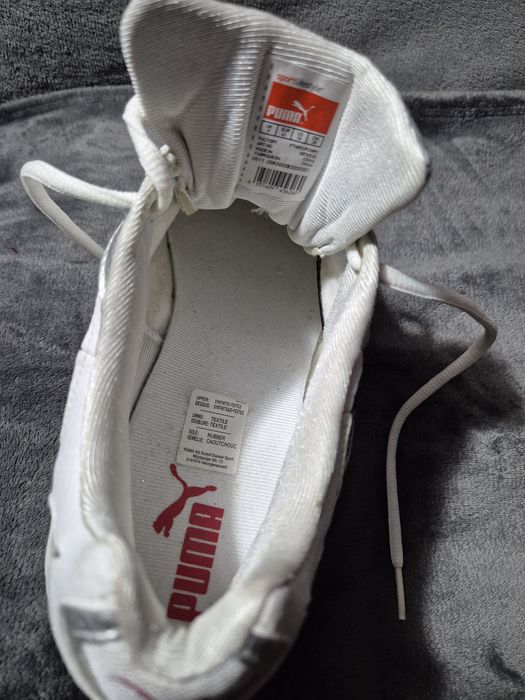 Vând pantofi sport Puma și o pereche ghete damă