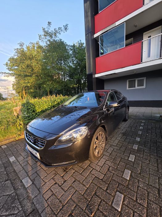 Volvo V40 D4 2015 
 Întreținut impecabil