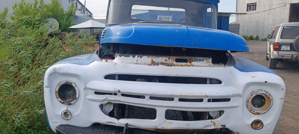 Продам кабину ЗИЛ 130 с облицовкой