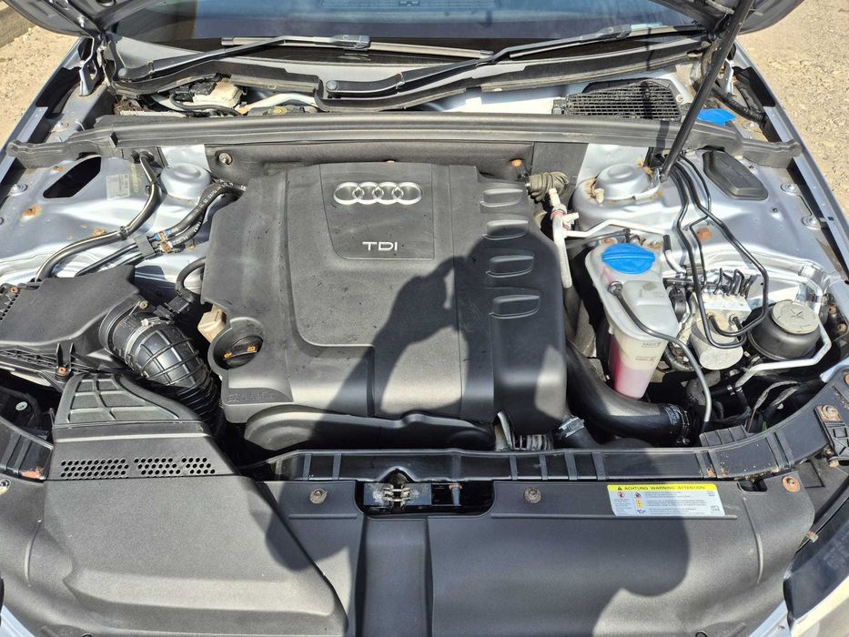 Dezmembram Audi A4 B8 2.0 CAHA bara fata/ capota/ motor / trager