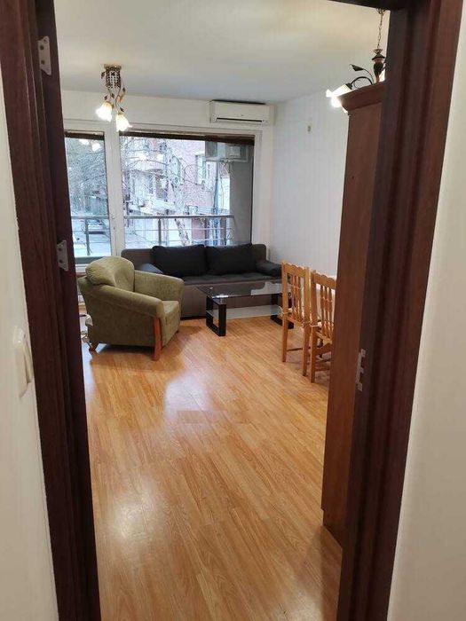 Продава се Тристаен апартамент в Пловдив, Кършияка - 90 кв.м за 2500 €/кв.м - Снимка #1