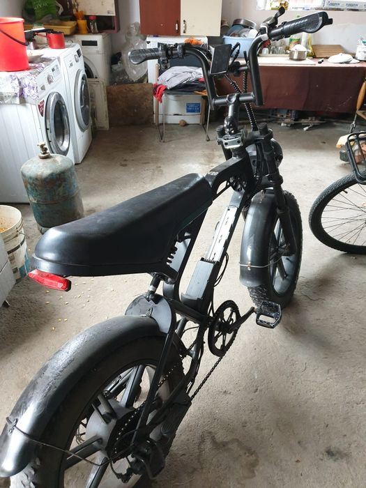 Bicicleta electrica stil scuter