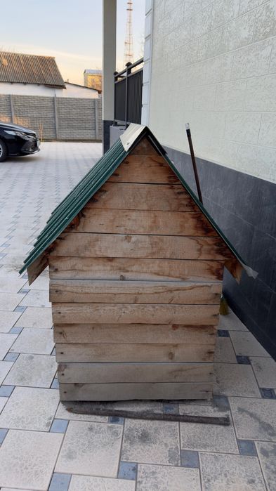 Продам будку для крупных собак